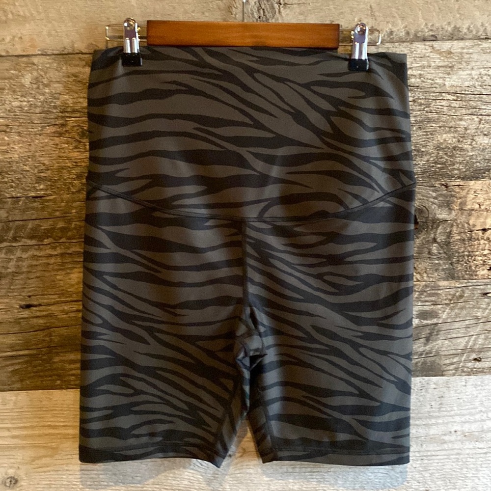 Old Navy Maternity Biker shorts